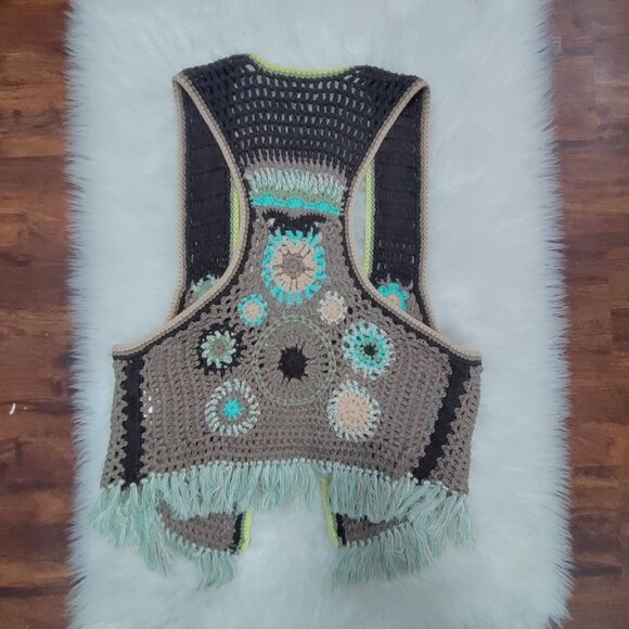 Free People Canyon Combo Desert Rose Crochet Fringe Boho Cropped Vest Medium NWT - Picture 3 of 14